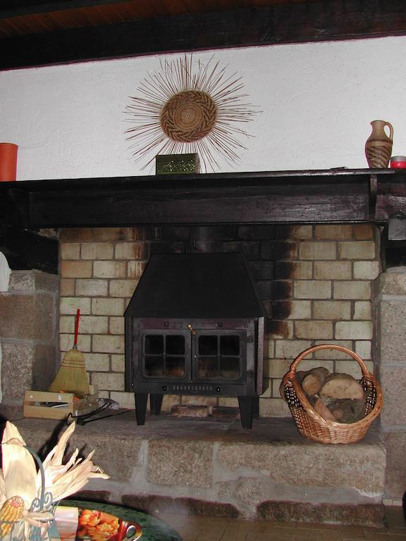Les Gites De Garz Ar Bik Brasparts Room photo